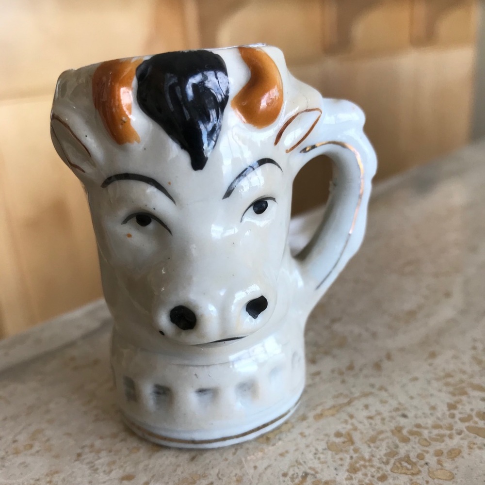 VINTAGE MINITATURE COW MUG